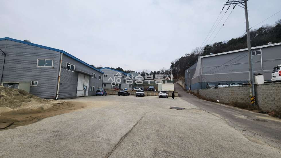 경기 화성만세구 향남읍 관리 1동 화성공장매매 4개동으로 나누어 있음 매매 매물번호 10250 사진 1