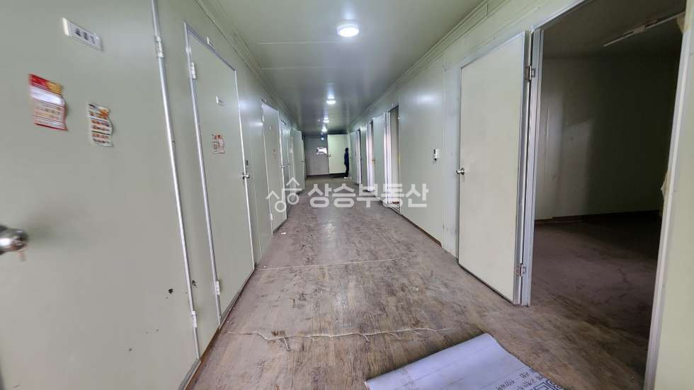 경기 화성만세구 양감면 송산리 가,나,다,라,수위실,화장실동 화성공장임대 ,2차선도로변, 대형공장, 클린룸, 향남ic5분거리 월세 매물번호 10252 사진 2